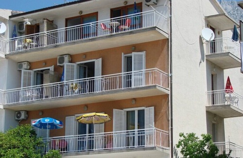 Ratac Apartamento | Apartamentos y habitaciones Ivan, (8193), Makarska, Makarska riviera, Croacia