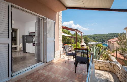 Cove Osibova (Milna) Apartamento | Apartments Babic