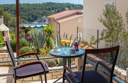 Cove Osibova (Milna) Apartamento | Apartments Babic
