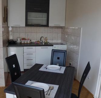 Uzice Apartamento | Apartments Bella