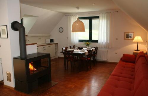 Visoko pri Poljanah Apartamento | Apartments Cvetje v Jeseni