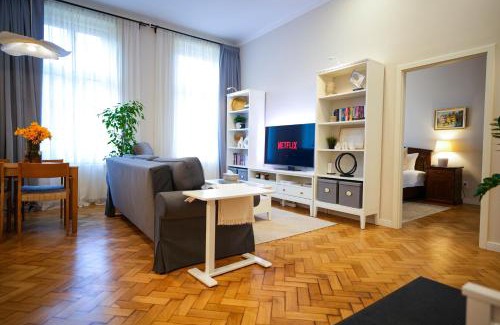 Sibiu Old Town Apartamento | Apartments in Historic Center, Quiet Area, AC