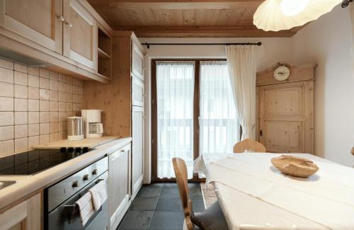 Selva di Val Gardena Apartamento | Apartments Isgla