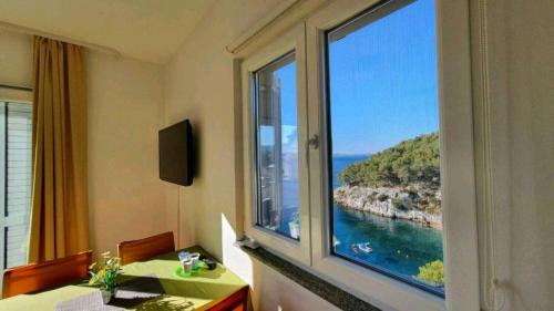 Cove Osibova (Milna) Apartamento | Apartments Ivano