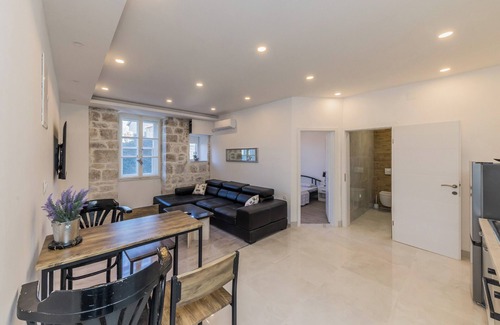 Kastela Apartamento | Apartments Karlo on the seafront