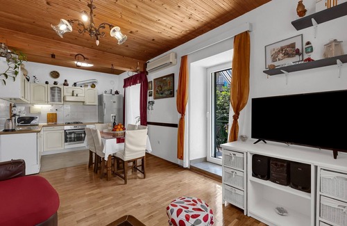 Vrpolje Apartamento | Apartments Kata - Three Bedroom Apartment with Balcony