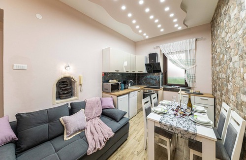 Kastel Sucurac Apartamento | Apartments Keka - One Bedroom Apartment