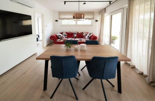 Sezana Apartamento | Apartments Kras 24 with Pool