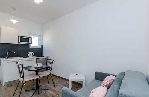 Gruz Apartamento | Apartments Life - Two Bedroom Apartment with Balcony and Sea View