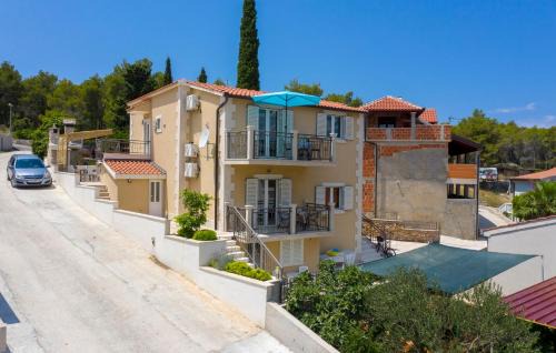 Cove Osibova (Milna) Casa | Apartments Listes