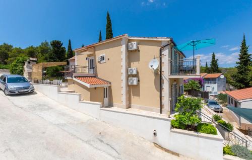Cove Osibova (Milna) Casa | Apartments Listes