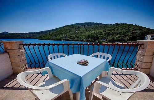 Pasadur Apartamento | Apartments Malo Lago - One-Bedroom Apartment with Two Balconies and Sea View - Attic (Apartment 2)