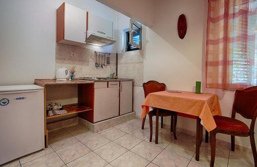 Pasadur Apartamento | Apartments Malo Lago - One-Bedroom Apartment with Balcony and Sea View - 2nd floor Apartment 7