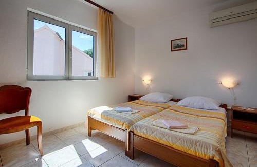Pasadur Apartamento | Apartments Malo Lago - One-Bedroom Apartment with Balcony and Sea View - 2nd floor Apartment 7