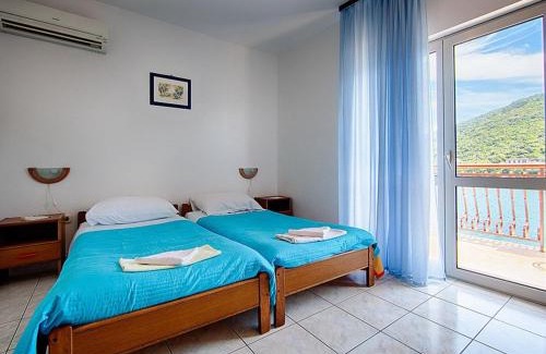 Pasadur Apartamento | Apartments Malo Lago - One-Bedroom Apartment with Balcony and Sea View - 2nd floor Apartment 5