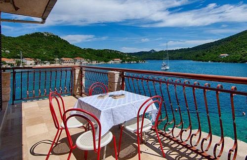 Pasadur Apartamento | Apartments Malo Lago - One-Bedroom Apartment with Balcony and Sea View - 2nd floor Apartment 5
