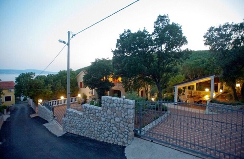 Povile Apartamento | Apartments Marinko, (16456), Povile, Croatia