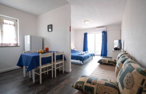 Ika Apartamento | Apartments Mirjana IKA - Studio Apartment With Balcony (A1)