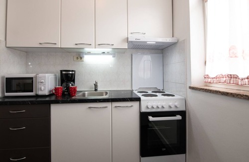 Ika Apartamento | Apartments Mirjana IKA - Studio Apartment With Balcony (A1)