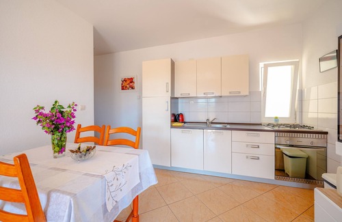 Orebic Apartamento | Apartamentos Mladenka- Apartamento de dos habitaciones con balcón y vistas al mar