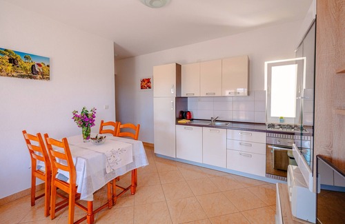 Orebic Apartamento | Apartamentos Mladenka- Apartamento de dos habitaciones con balcón y vistas al mar