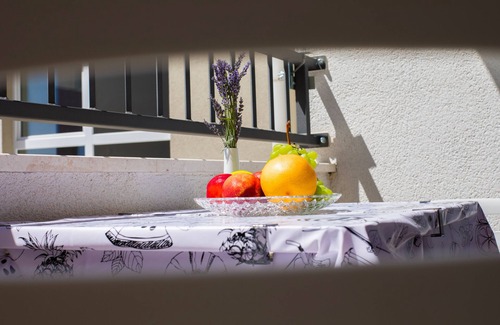 Kastel Stafilic Apartamento | Apartments Monica 100 meters to beach near Split Trogir