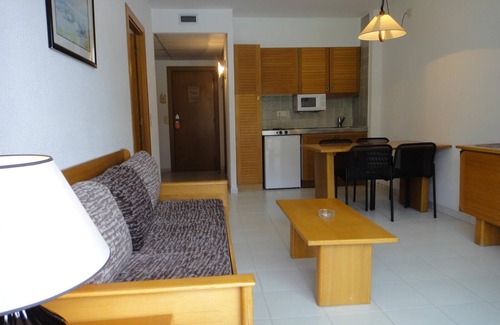 Pals Apartamento | Apartamentos cerca de la playa Ref. golf beach pals b-24 Piscina