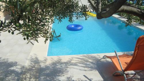 Okrug Donji Apartamento | Apartments Niana with heated swimingpool