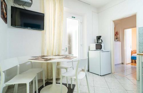 Lumbarda Apartamento | Apartments Nikolina LU - One-Bedroom Apartment with Balcony