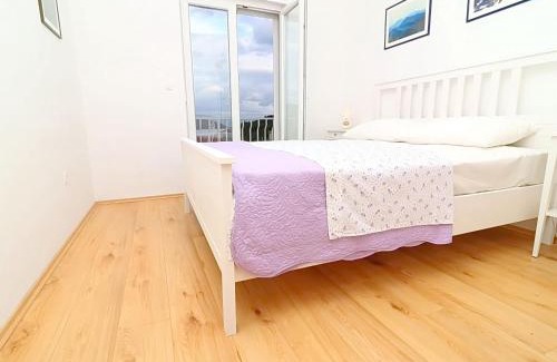 Polace Apartamento | Apartments Nodilo - Comfort One Bedroom Apartment with Balcony and Sea View Apt 3