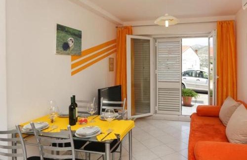 Babin Kuk Apartamento | Apartments Pojko - One-Bedroom Apartment with Terrace Yellow