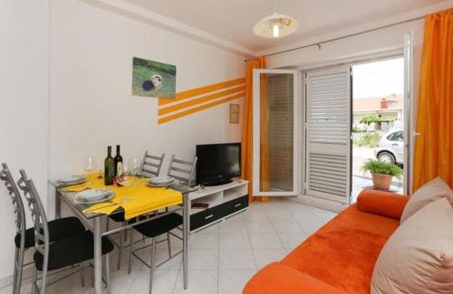 Babin Kuk Apartamento | Apartments Pojko - One-Bedroom Apartment with Terrace Yellow