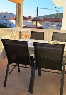 Rab Town Apartamento | Apartments R&E