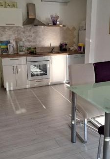 Rab Town Apartamento | Apartments R&E