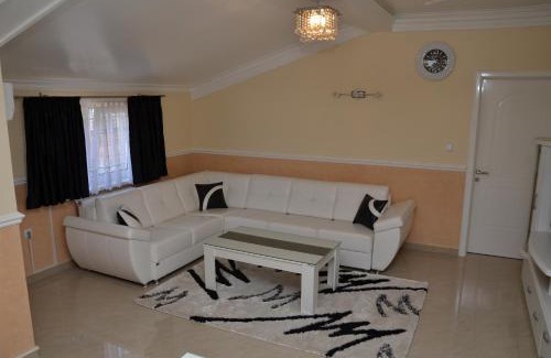 Pozarevac Apartamento | Apartments Royal Menex