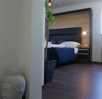 Oberhausen-Sud Apartamento | Apartments- stilvolles 95 qm mit Balkon und Parkplatz