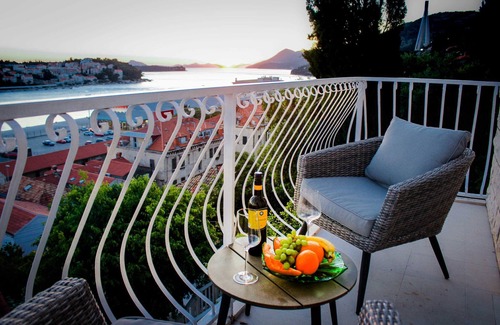 Gruz Apartamento | Apartments Tayra - Modern studio apartment with balcony (BR2)