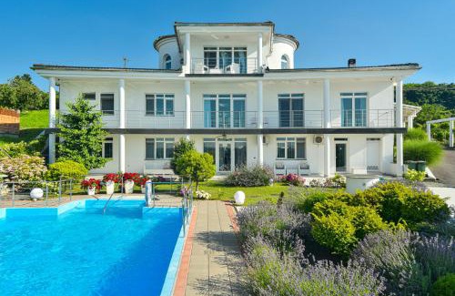 Mladenovac Apartamento | Apartments Villa Graf