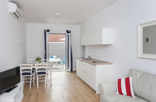 Gruz Apartamento | Apartments Villa Karmen - Comfort One-Bedroom Apartment with Terrace (Marine)