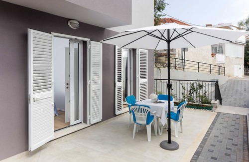 Gruz Apartamento | Apartments Villa Karmen - Comfort One-Bedroom Apartment with Terrace (Marine)