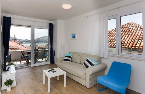 Gruz Apartamento | Apartments Villa Karmen - Two-Bedroom Apartment with Balcony and Sea View (Luči)