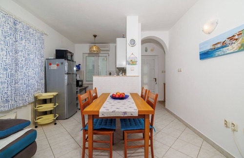 Povile Apartamento | Apartments Villa Mala (100461-A1) - Povile
