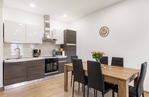 Solin Apartamento | Apartments Villa Salona Sky - Premium Two Bedroom Apartment with Balcony