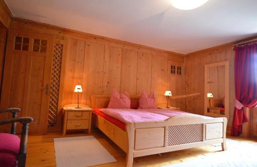 Meierhof Apartamento | Apartments Villa Surlej