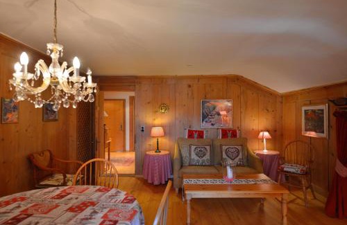 Meierhof Apartamento | Apartments Villa Surlej