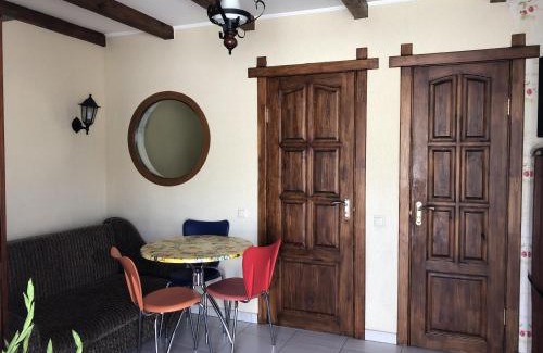 Solomjanskyj Apartamento | Apartments with kitchen and garden
