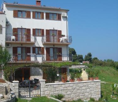 Vrsar Apartamento | Apartments with WiFi Vrsar, Porec - 17473