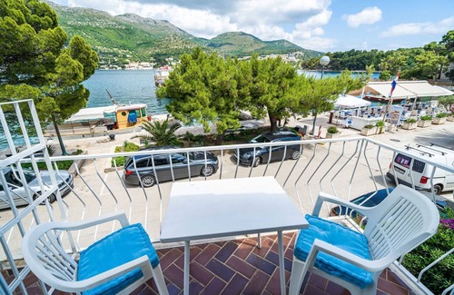 Zaton Apartamento | Apartments Zarac - One Bedroom Apartment with Balcony and Sea View (Milanka)