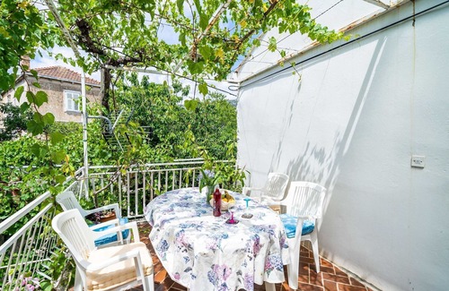 Zaton Apartamento | Apartments Zarac - One Bedroom Apartment with Balcony and Sea View (Milanka)