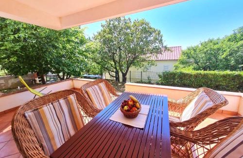 Klenovica Apartamento | Apartments Zelena oaza